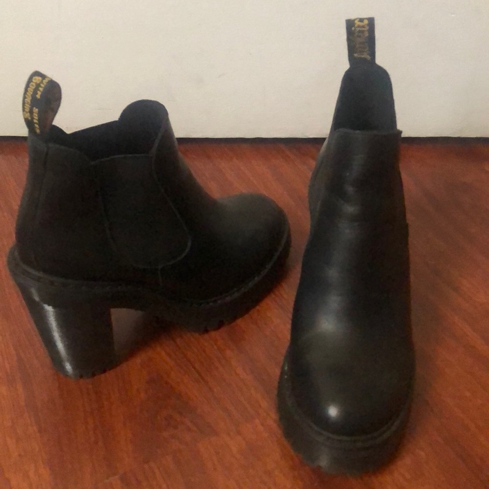 Dr. Martens Hurston Chelsea Boot (Women's)